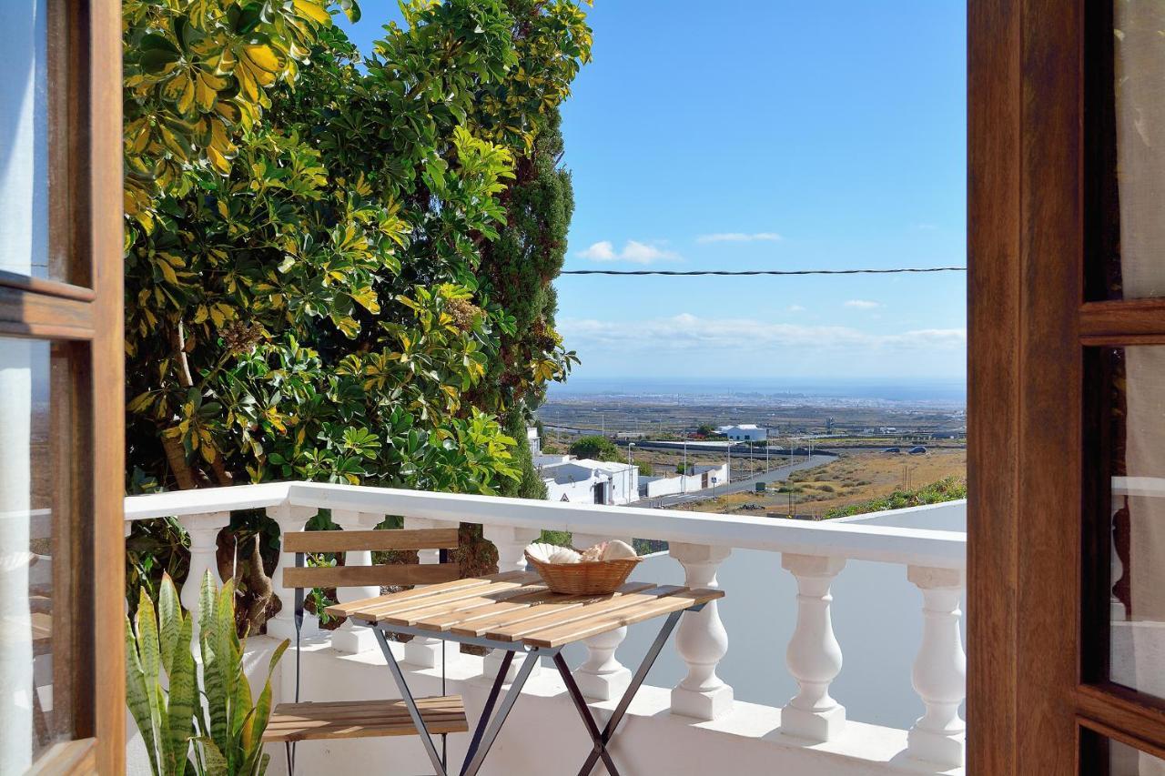 Bajo El Volcan Rural Villa Canaria Montana Blanca Exterior photo