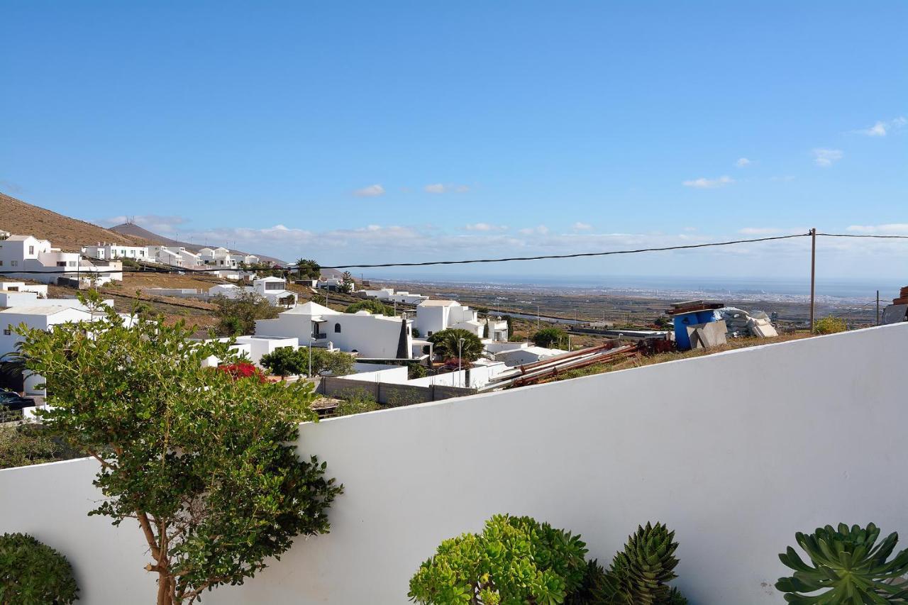 Bajo El Volcan Rural Villa Canaria Montana Blanca Exterior photo