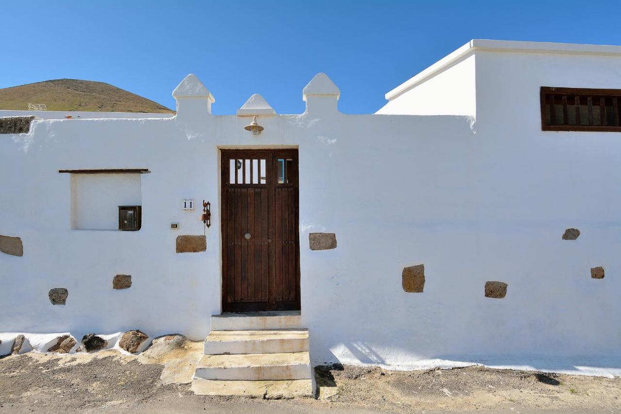 Bajo El Volcan Rural Villa Canaria Montana Blanca Exterior photo